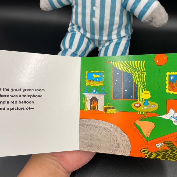 Goodnight moon plush with matching story time board book - Picture 3 of 8